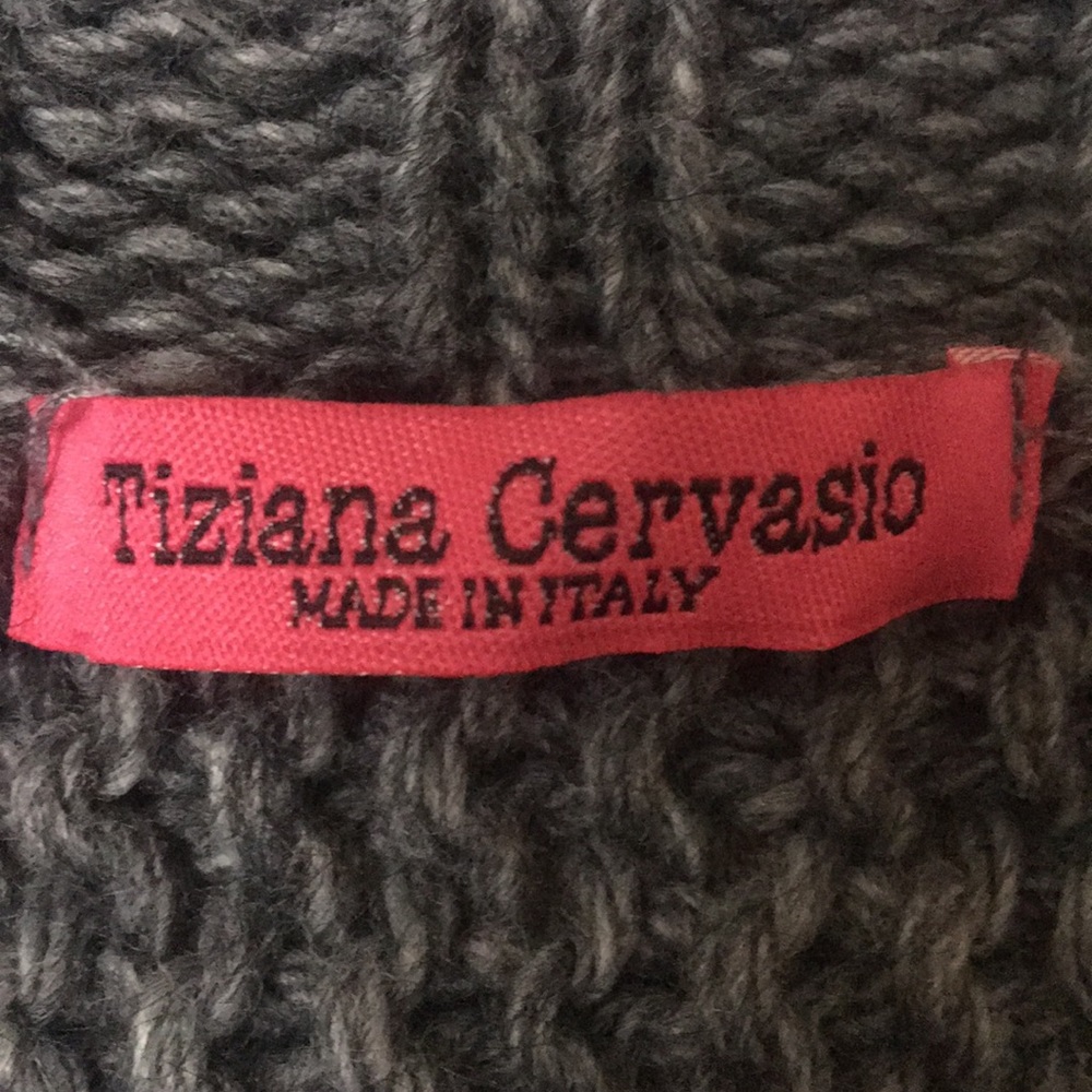 Tiziana Cervasio gray cape